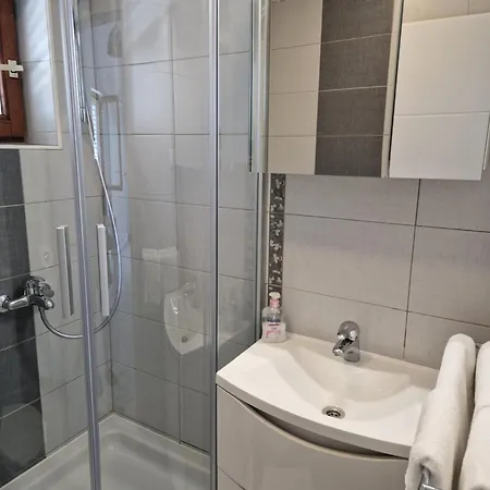 Kiki's Haven By Kristonia Apartman *